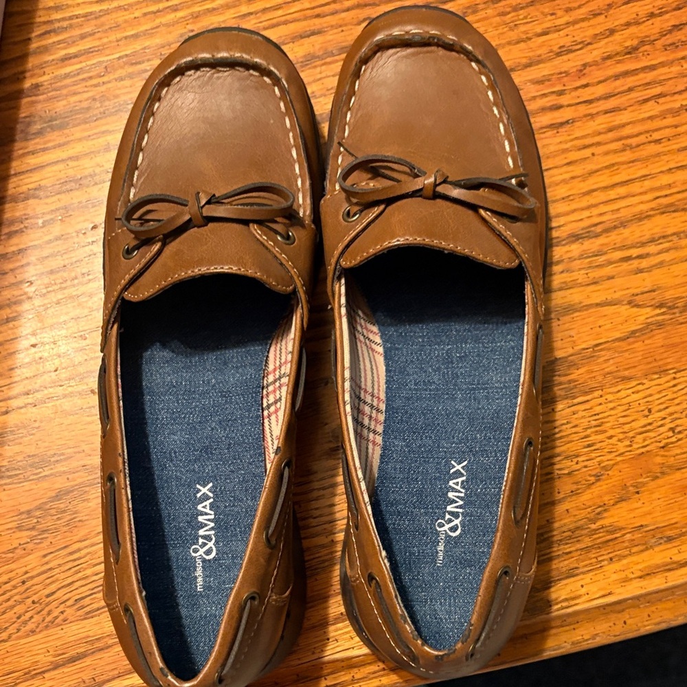 Max & Max Women's Brown Loafers